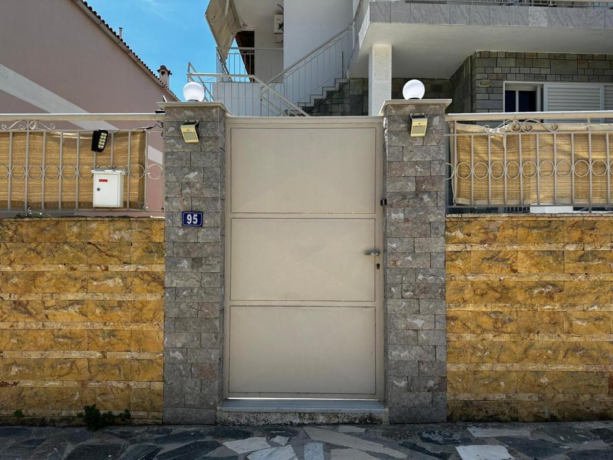 La Vita Apartments-Near Airport & Sea Artemida  Dış mekan fotoğraf